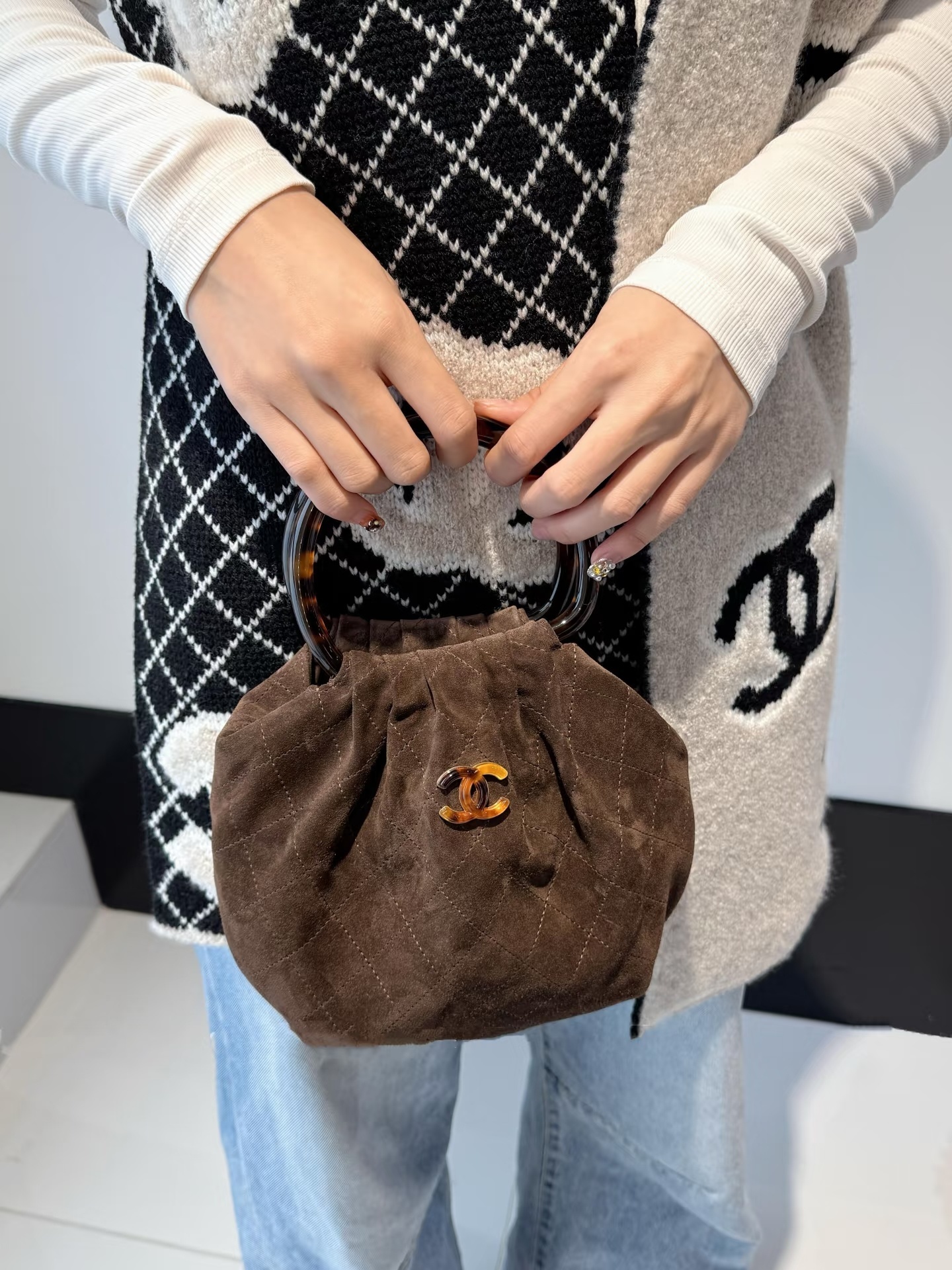 תיק מיני יד שאנל – תמונה 20