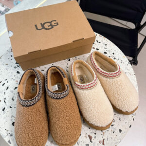 כפכפים UGG לו ולך