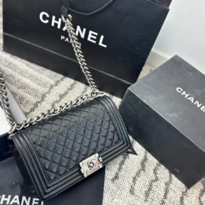 תיק צד שאנל