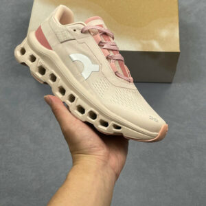 נעלי און קלאוד