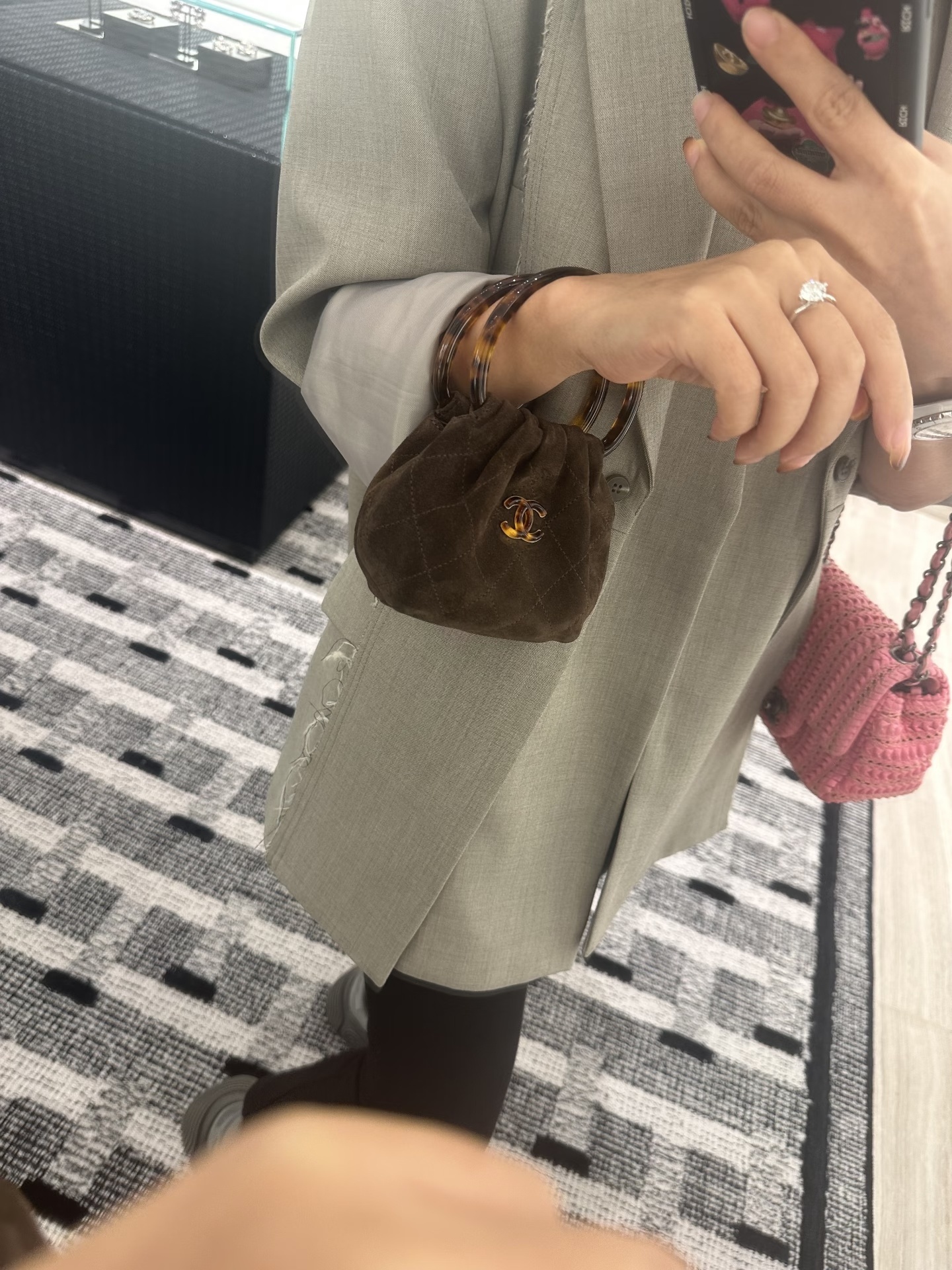 תיק מיני יד שאנל – תמונה 13