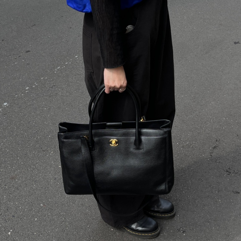 תיק צד גדול שאנל – תמונה 9