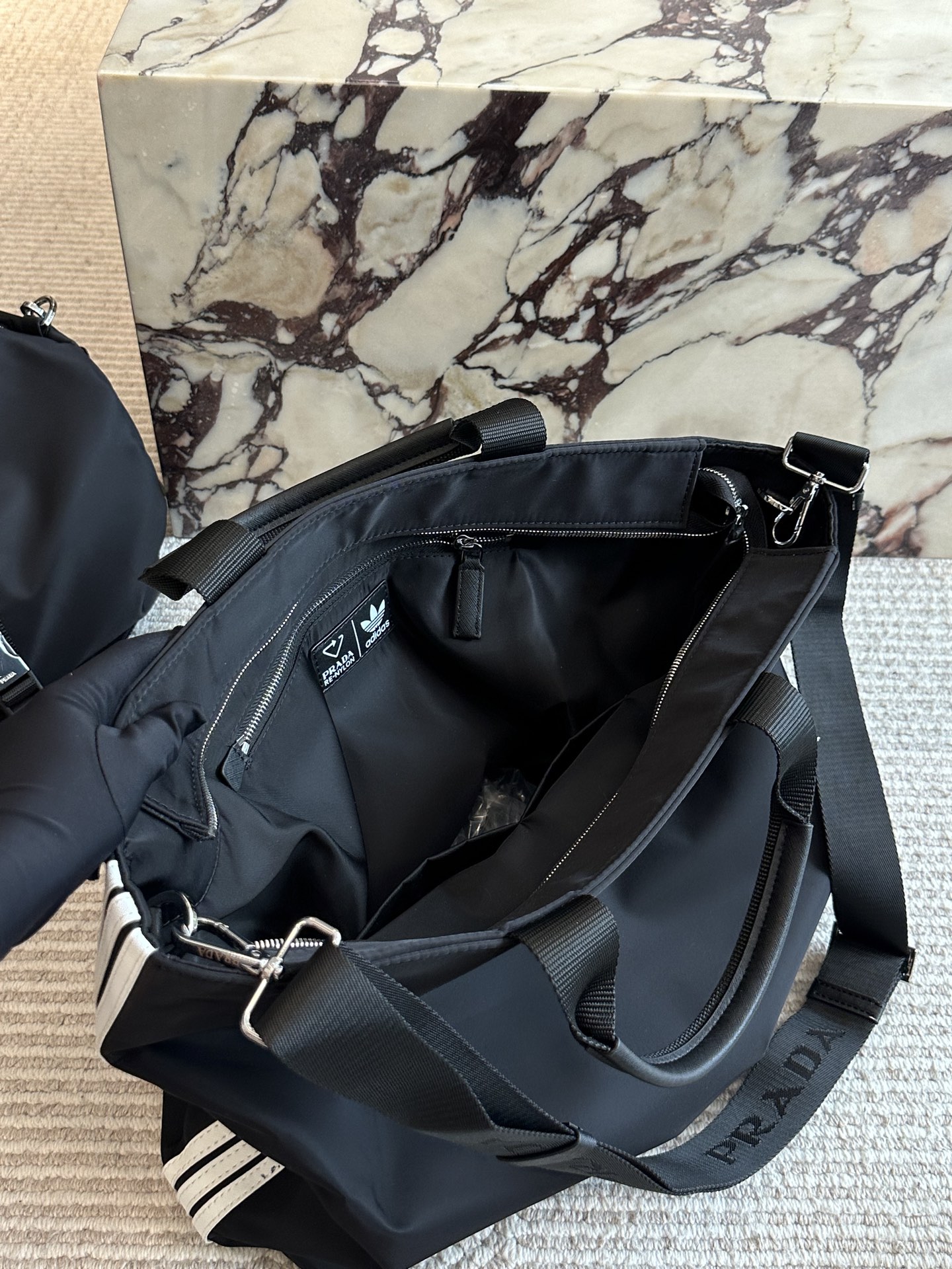 תיק צד גדול פרדה – תמונה 10