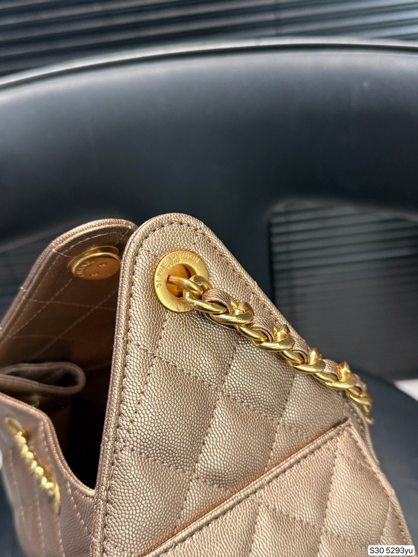 תיק שק שאנל – תמונה 10