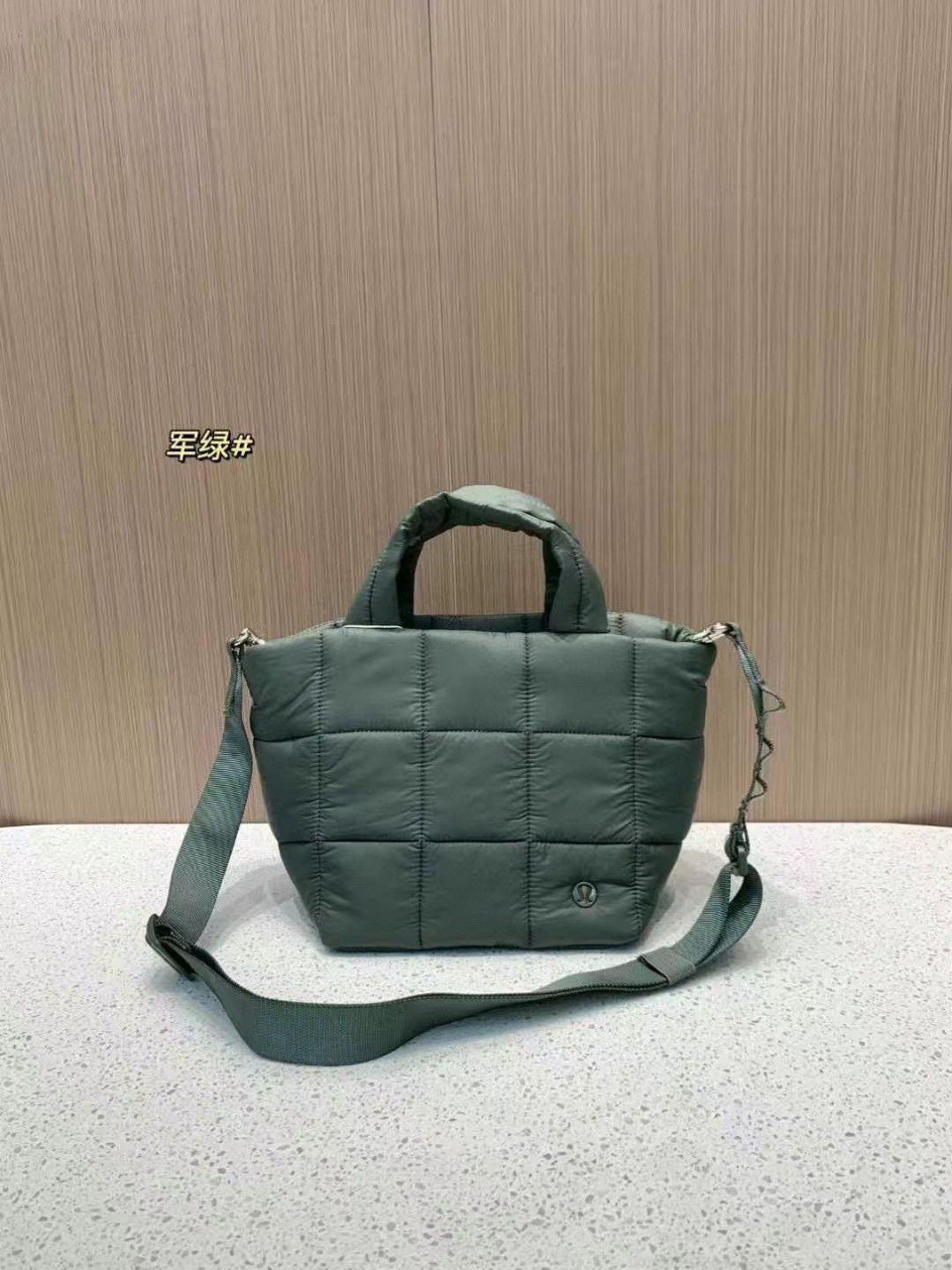 תיק מרופד לולו למון – תמונה 5