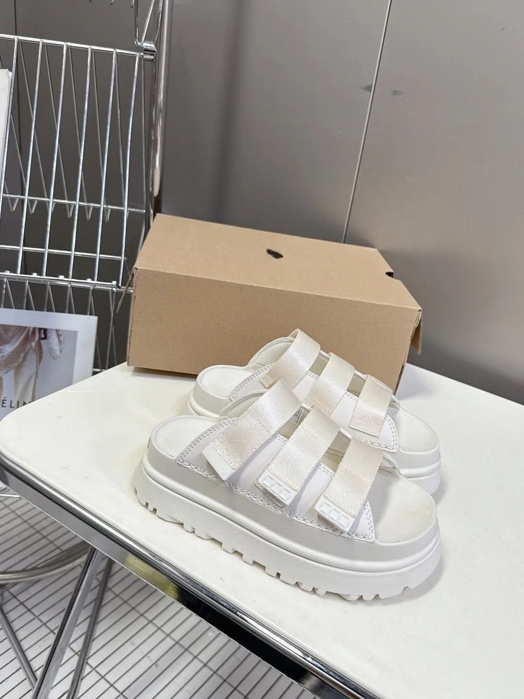 כפכפים UGG – תמונה 11