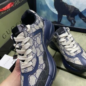 סניקרס גוצי