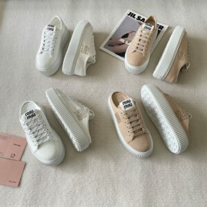 סניקרס מיו מיו