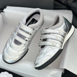 סניקרס שאנל