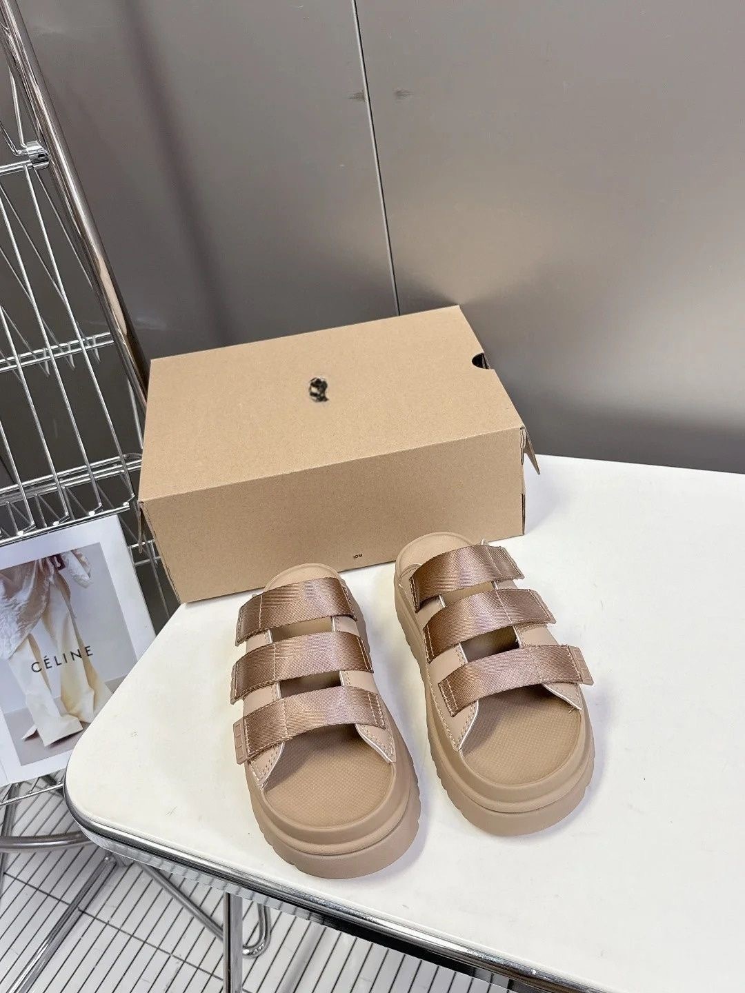 כפכפים UGG – תמונה 8