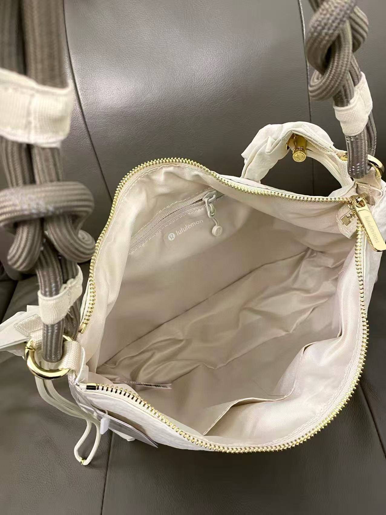 תיק כתף לולו למון – תמונה 8