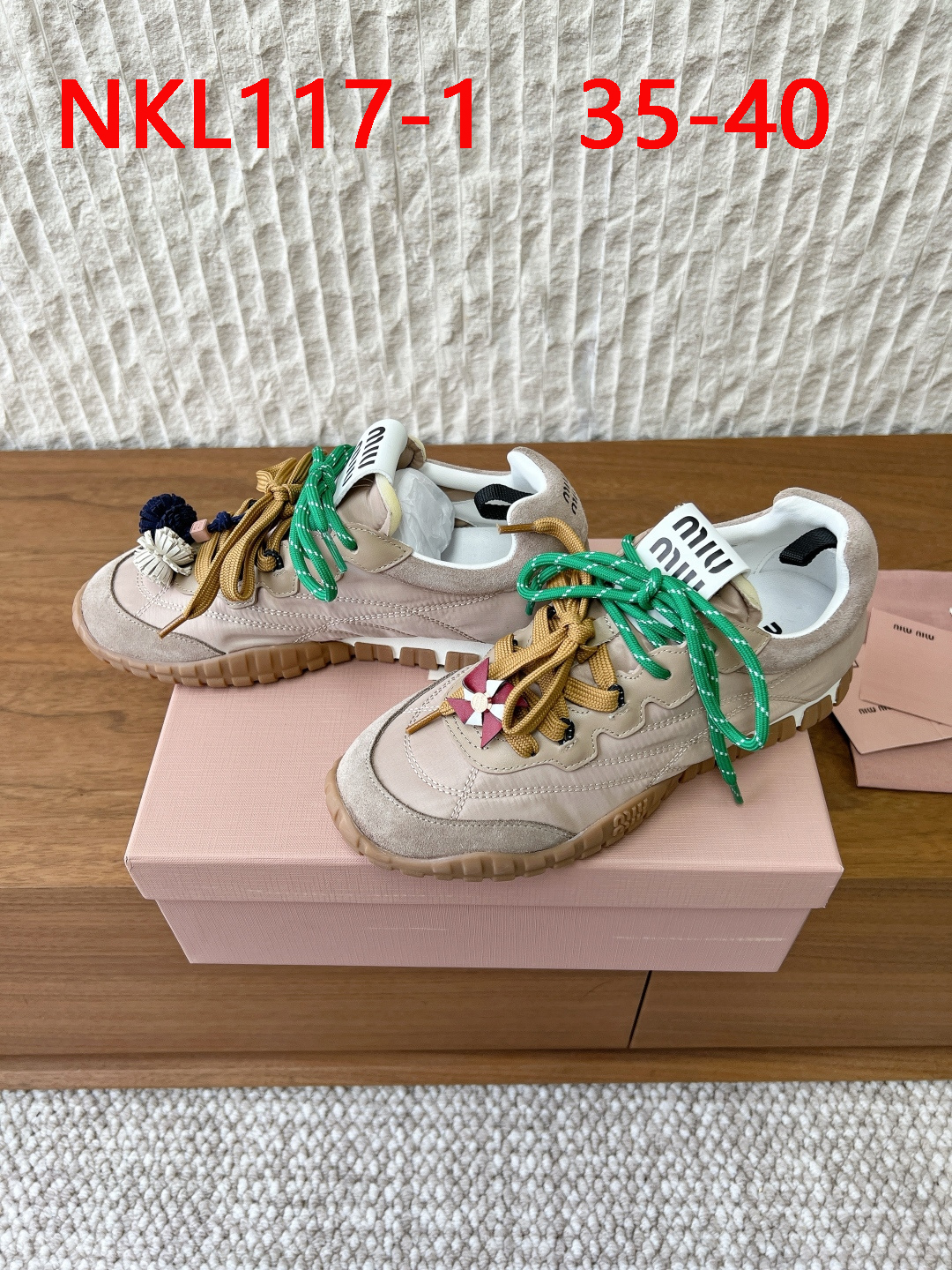 סניקרס מיו מיו – תמונה 3