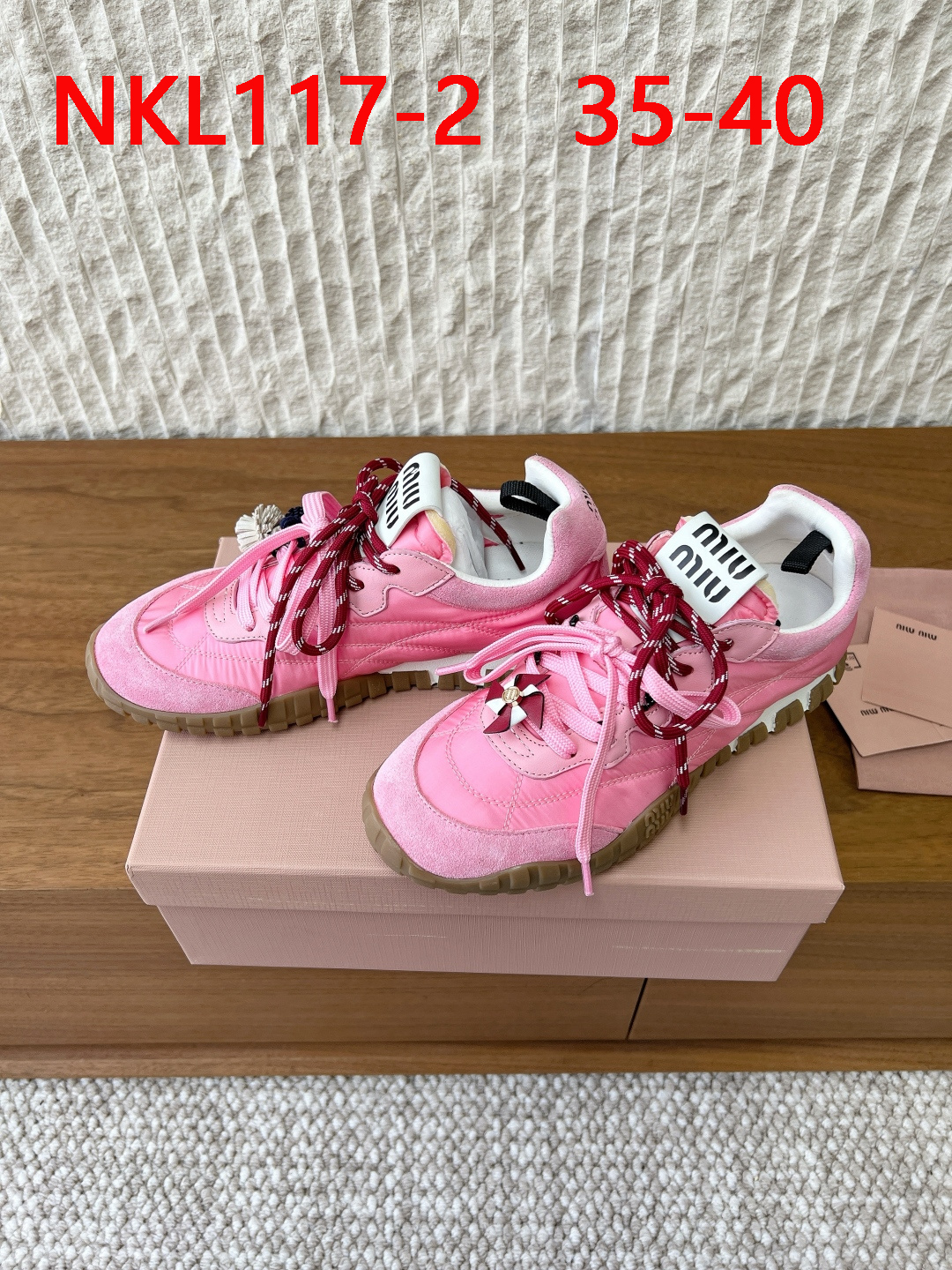 סניקרס מיו מיו – תמונה 4