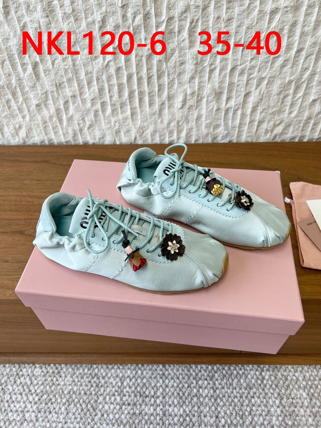 סניקרס מיו מיו – תמונה 8