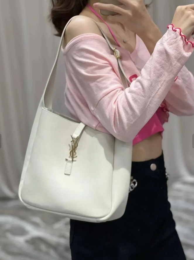 תיק כתף איב סן לורן – תמונה 11