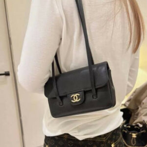 תיק צד שאנל