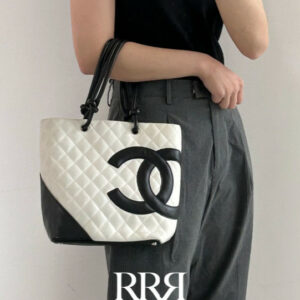 תיק קונטרסט שאנל