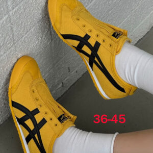 סניקרס אסיקס