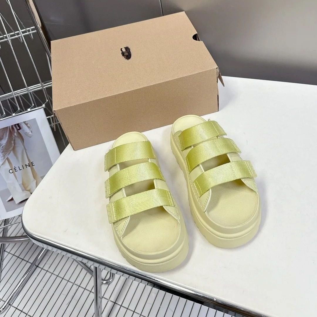 כפכפים UGG – תמונה 9