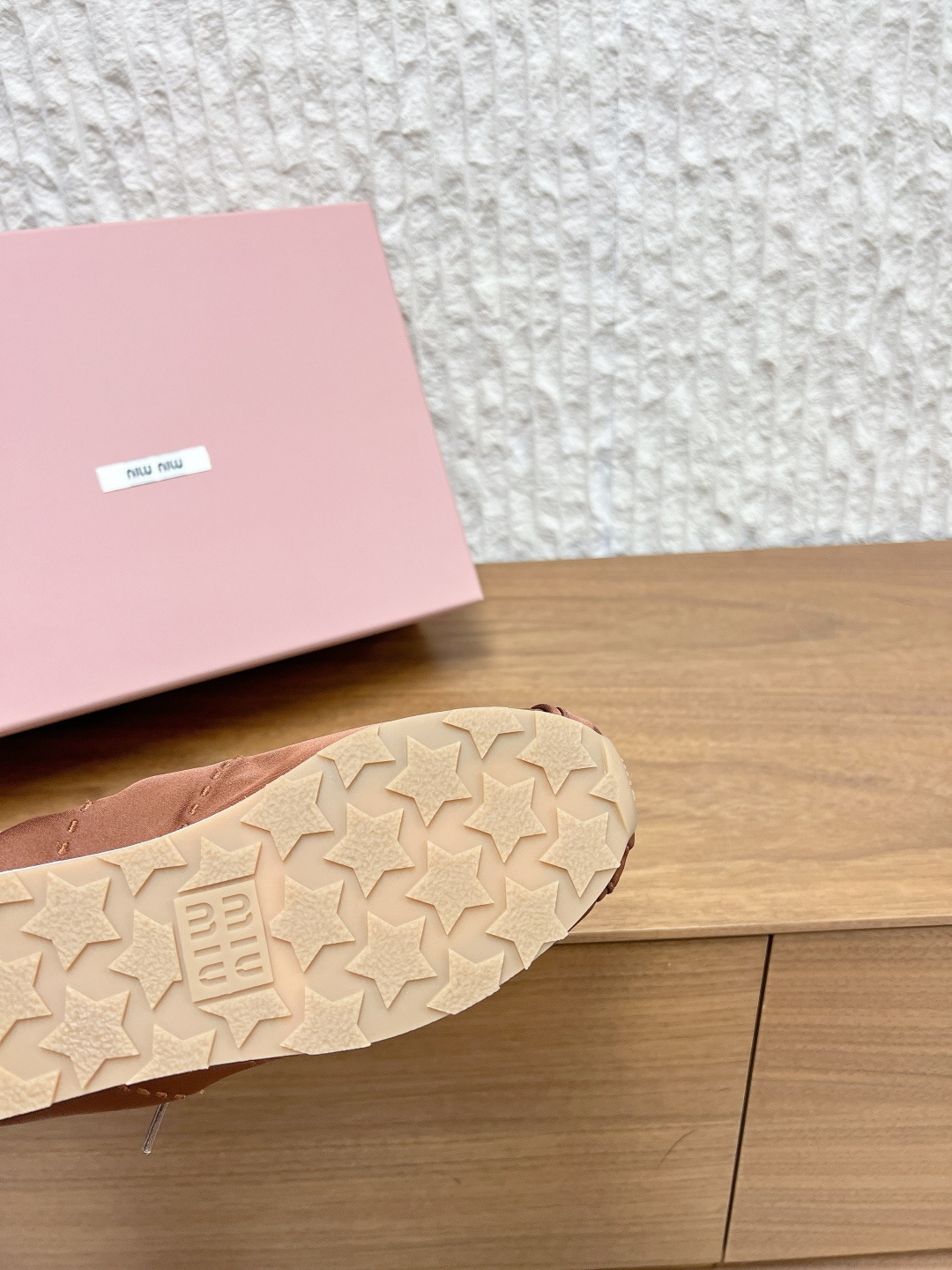 סניקרס מיו מיו – תמונה 13