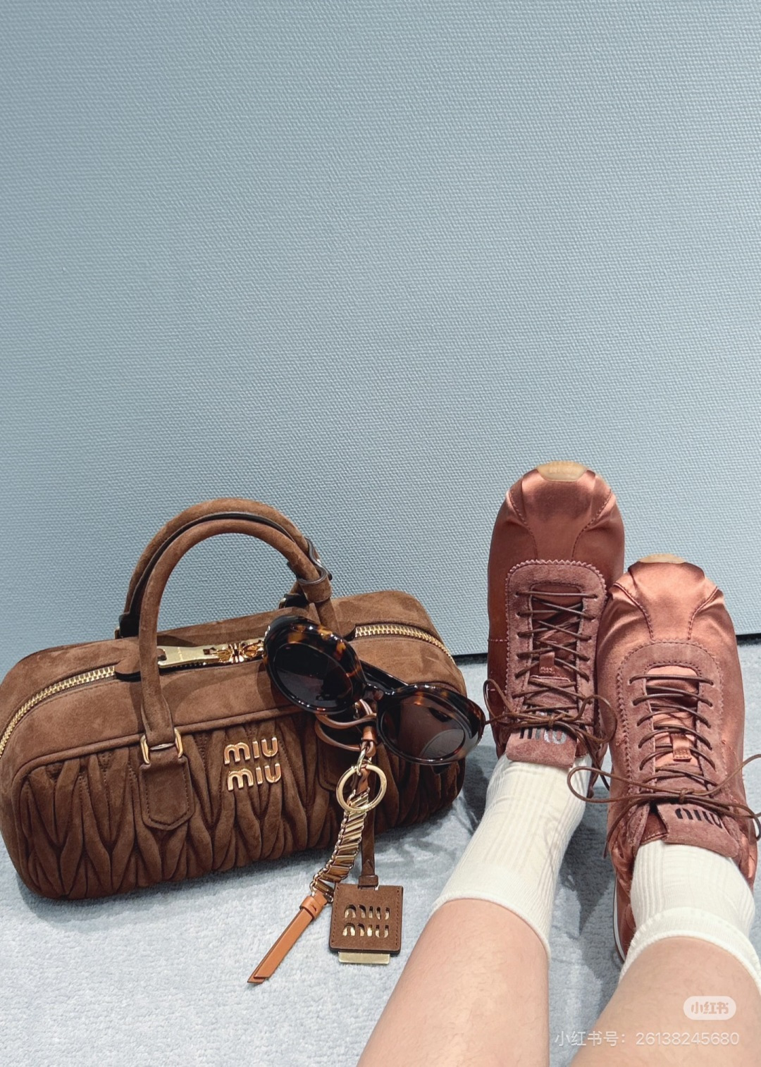 סניקרס מיו מיו – תמונה 17