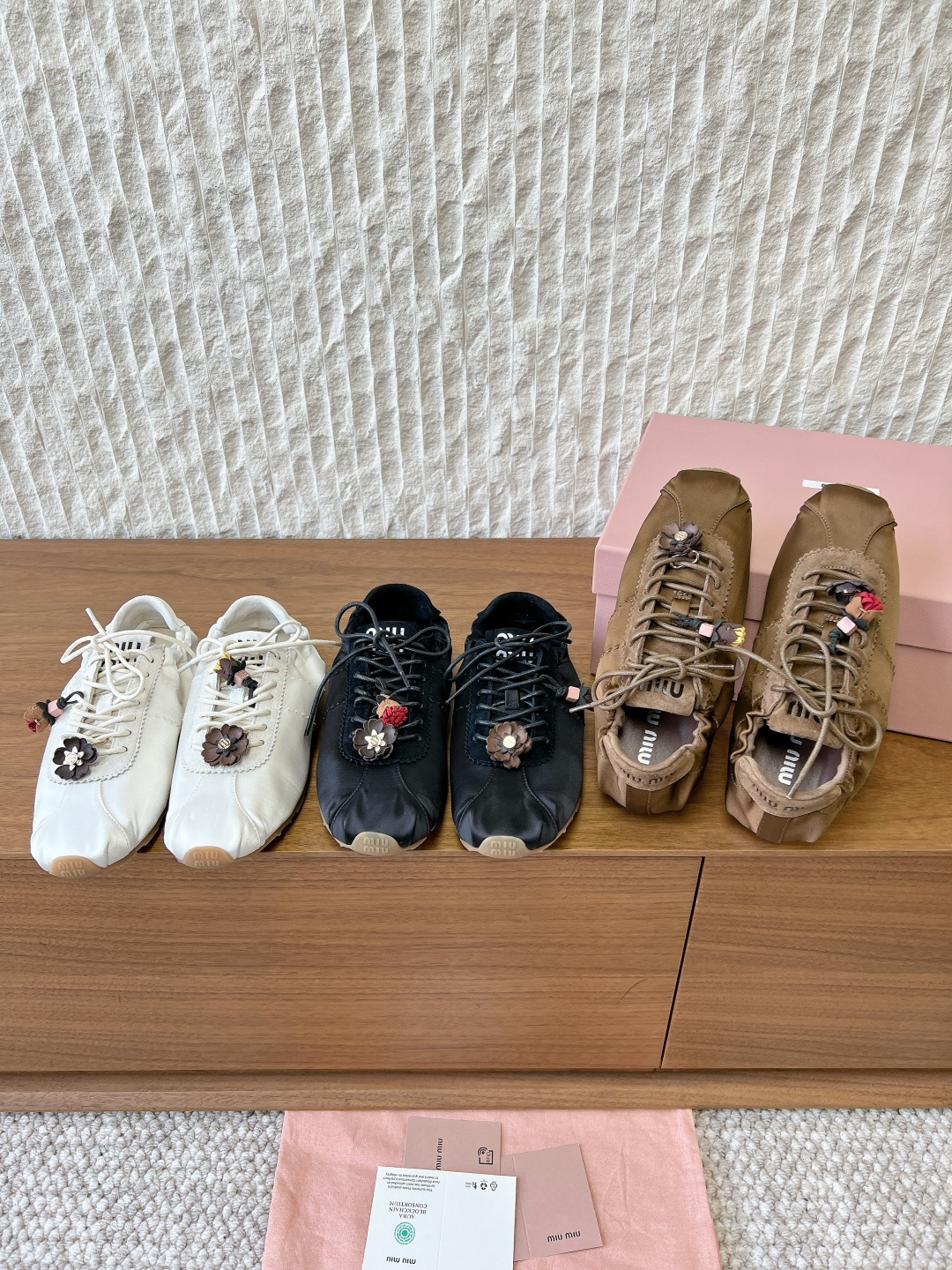 סניקרס מיו מיו – תמונה 21