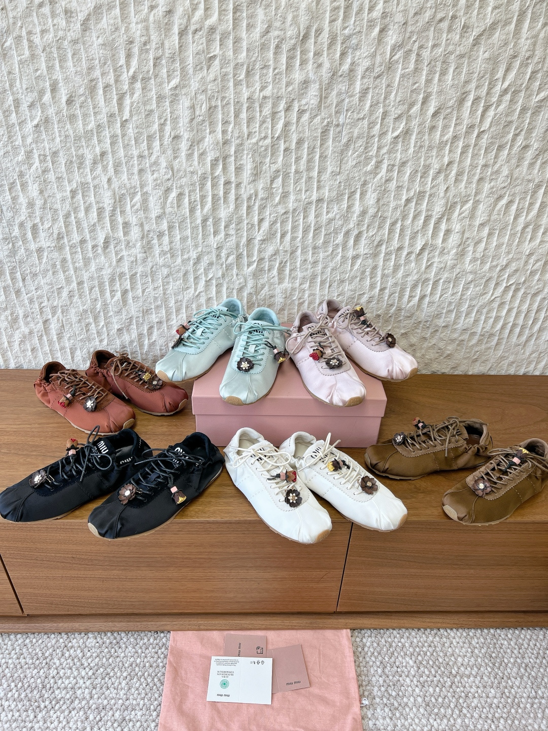 סניקרס מיו מיו – תמונה 22