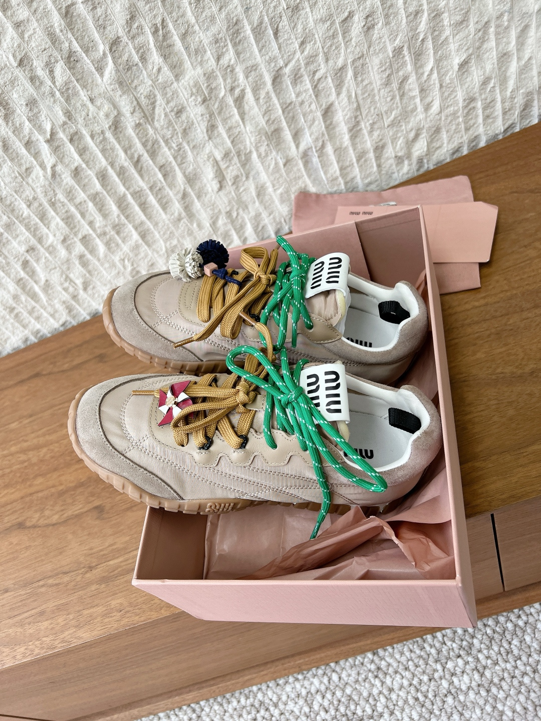 סניקרס מיו מיו – תמונה 7