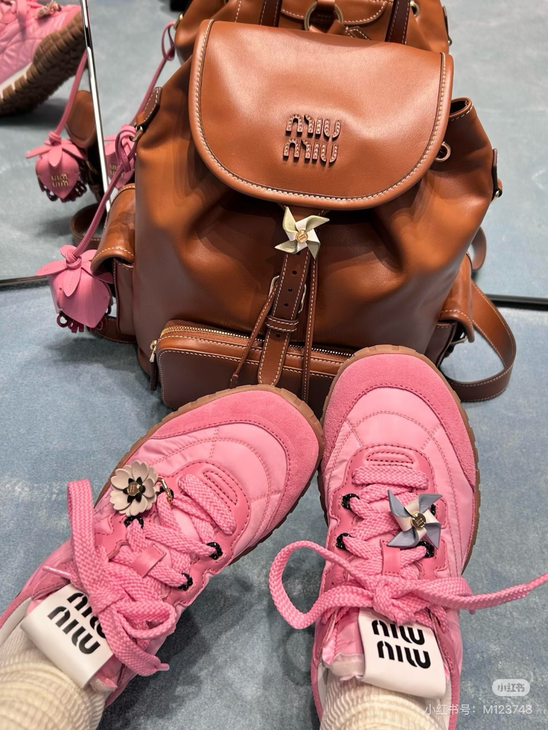 סניקרס מיו מיו – תמונה 13