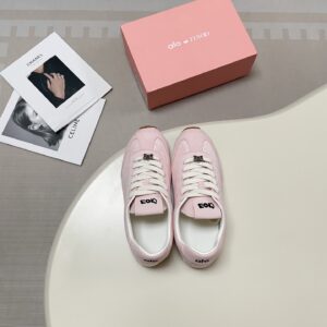 סניקרס אלו יוגה