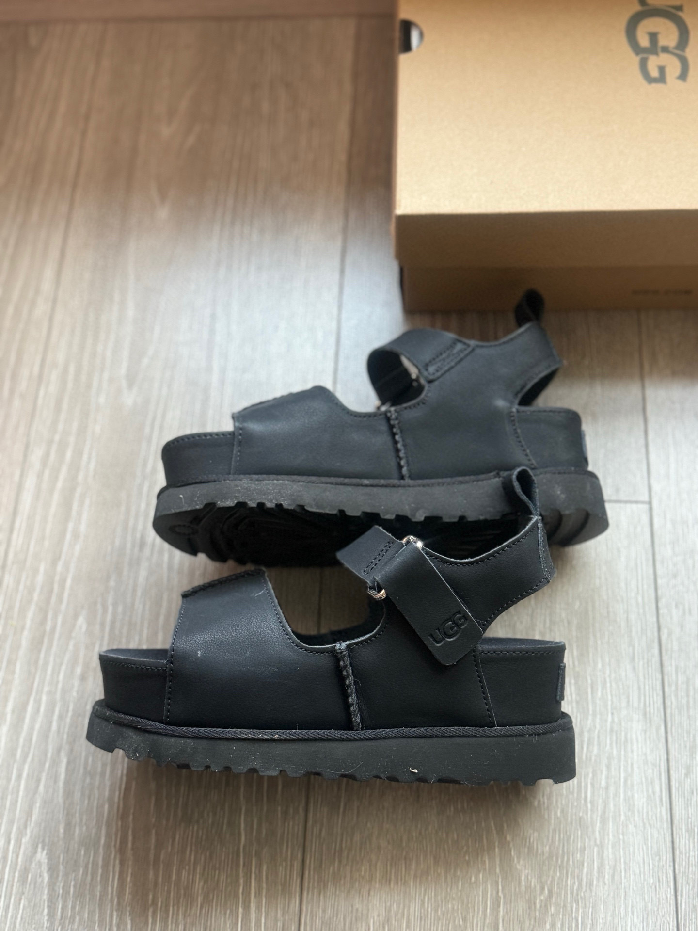 סנדלים UGG – תמונה 8