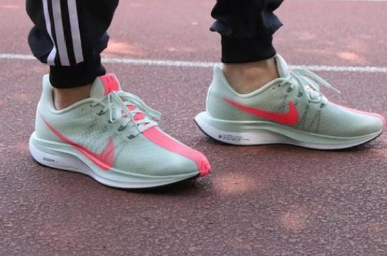 נעלי נייק פגסוס זום – תמונה 10