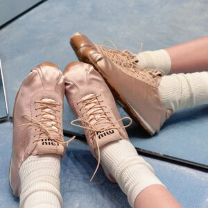 סניקרס מיו מיו