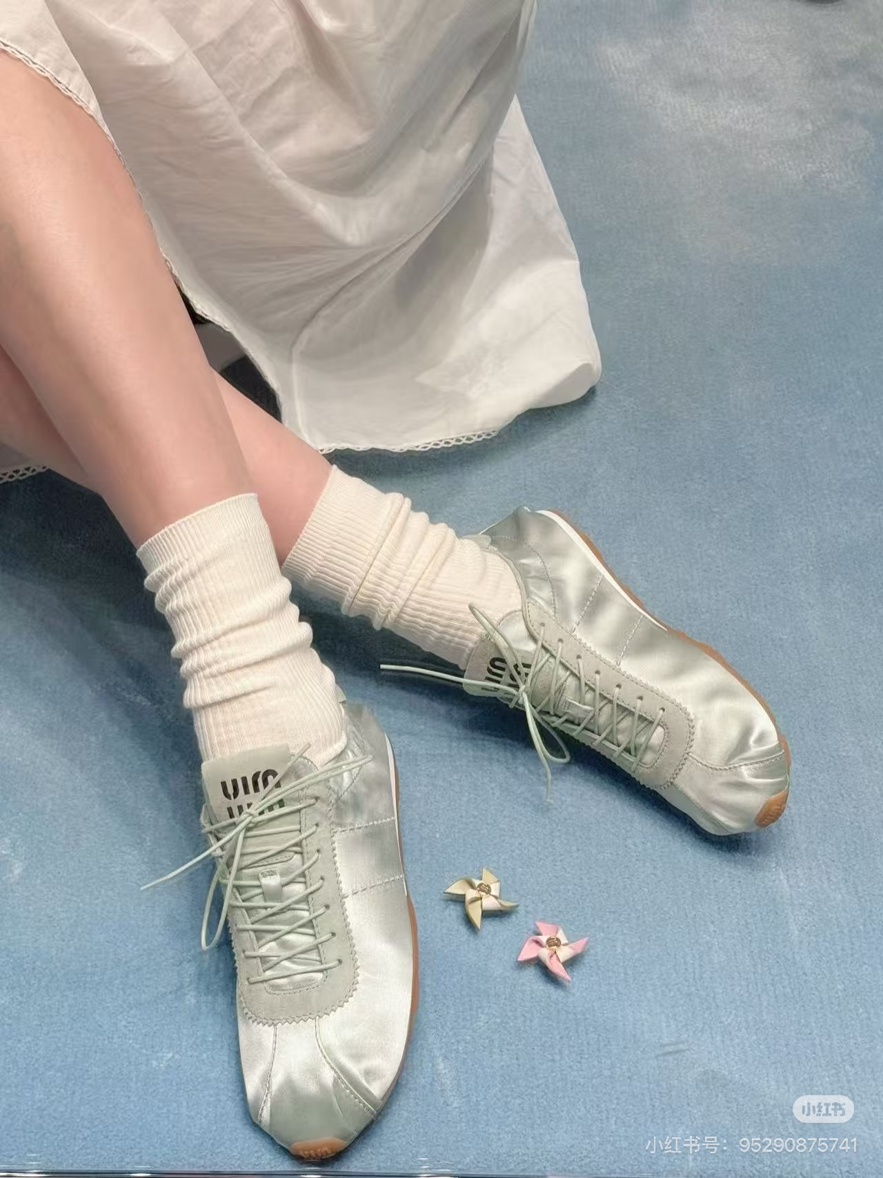 סניקרס מיו מיו – תמונה 26