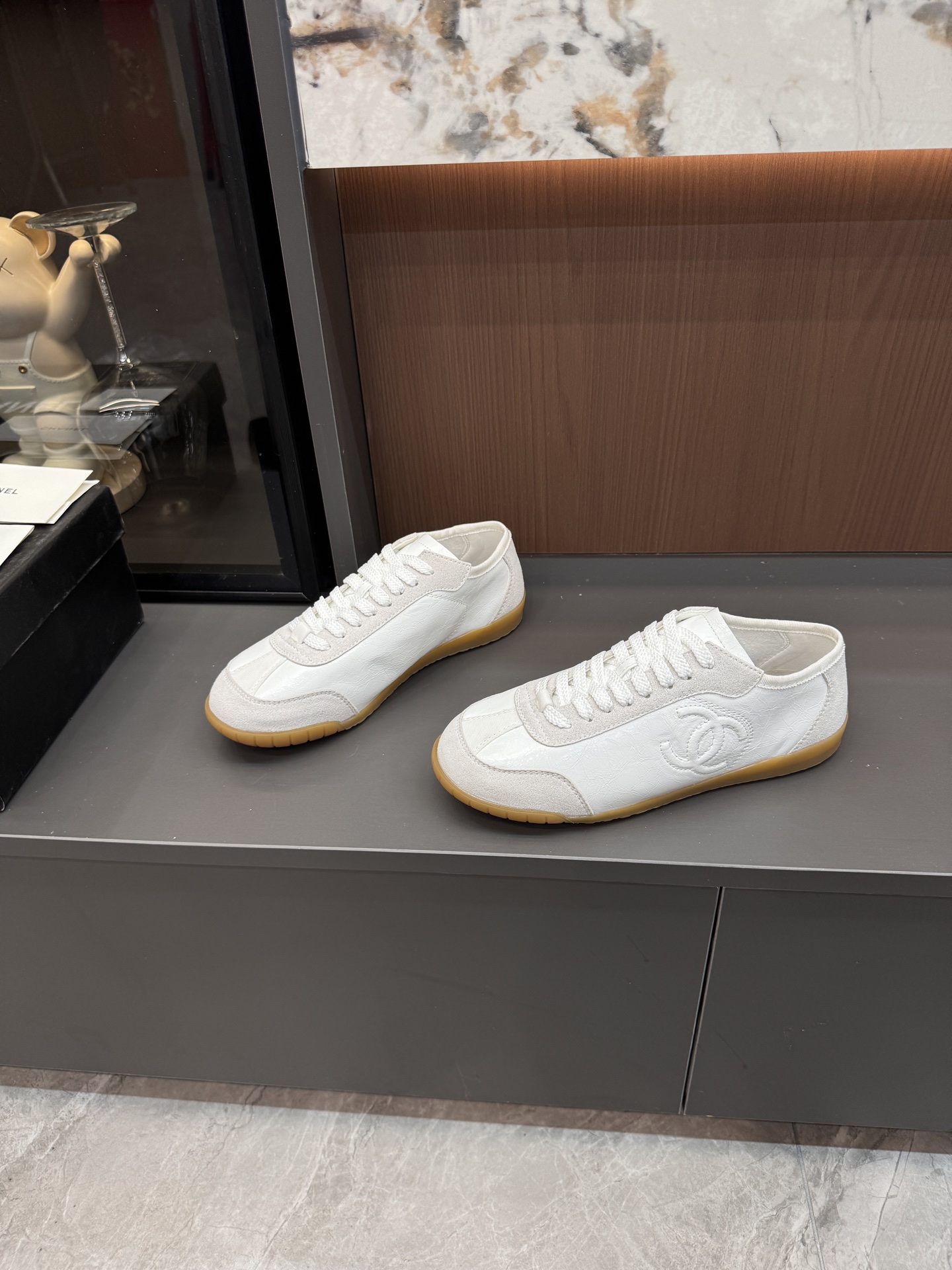 סניקרס שאנל – תמונה 7