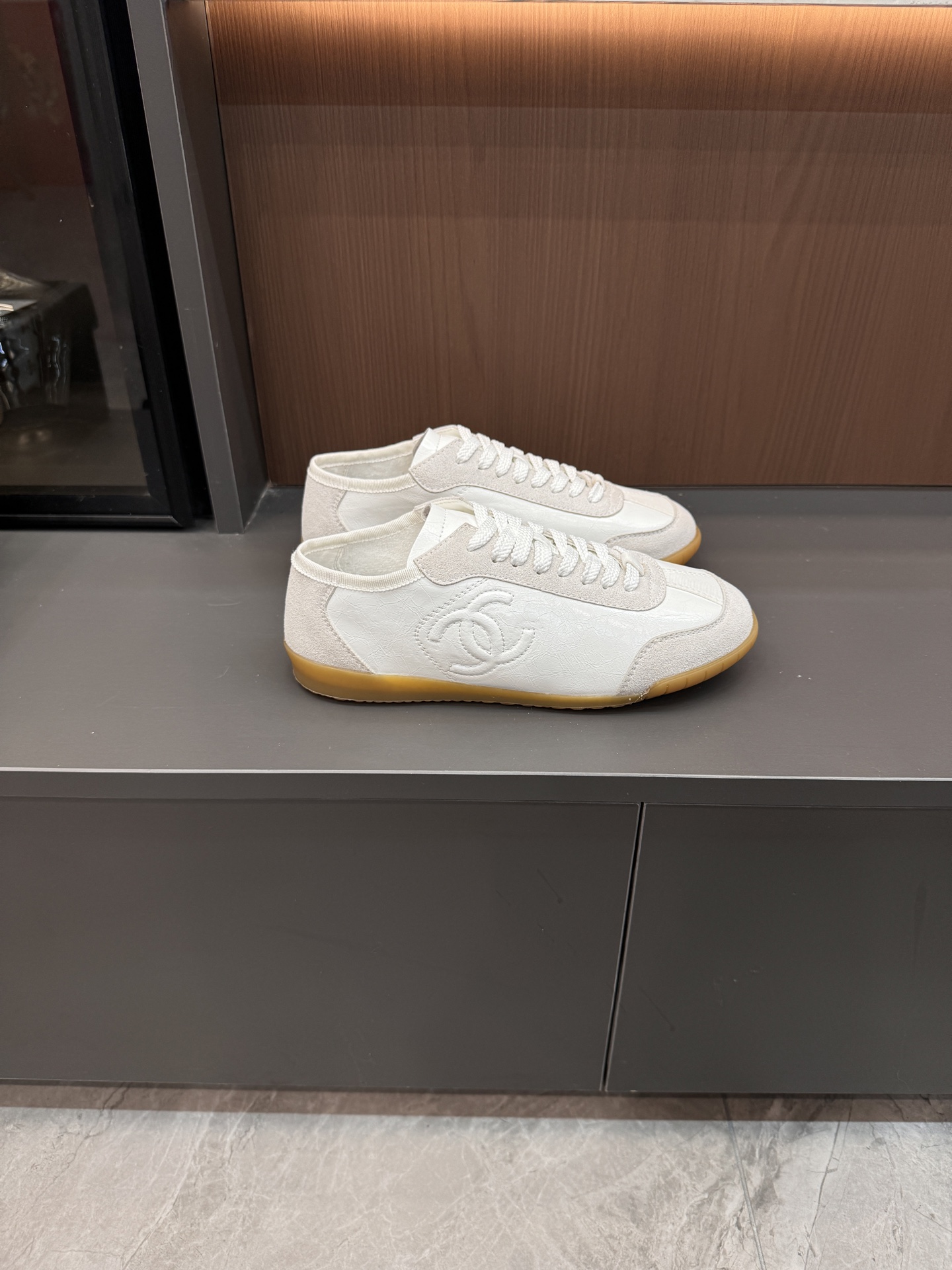 סניקרס שאנל – תמונה 8