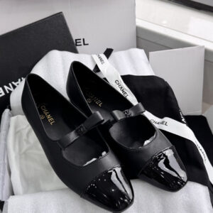 נעלי בובה שאנל