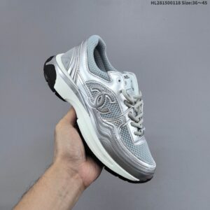 סניקרס שאנל