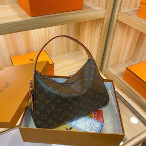 תיק יד לואי ויטון