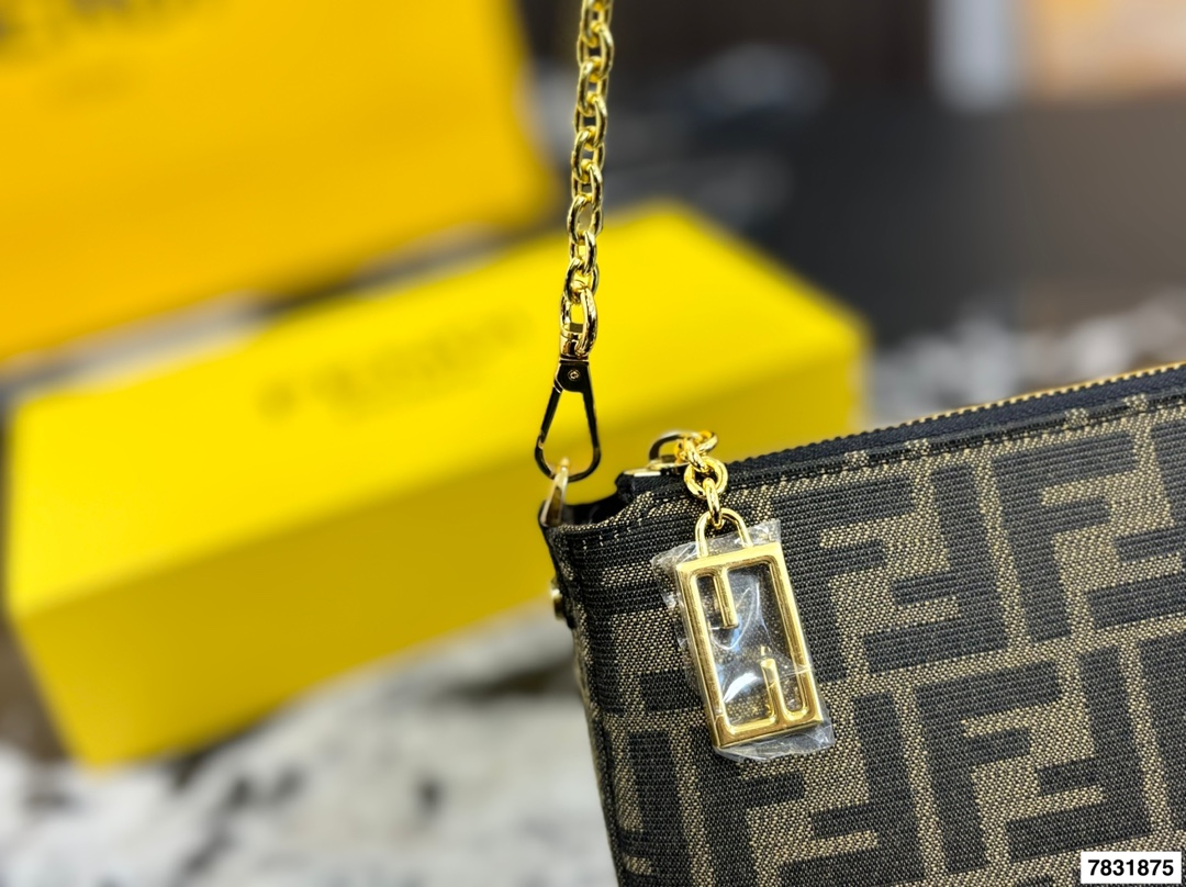 תיק כתף פנדי – תמונה 7