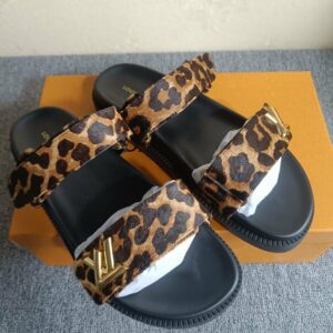 כפכפים וסנדלים לואי ויטון