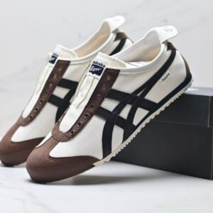 סניקרס אסיקס