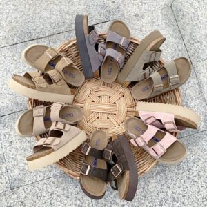 כפכפים מוגבהים בירקנשטוק