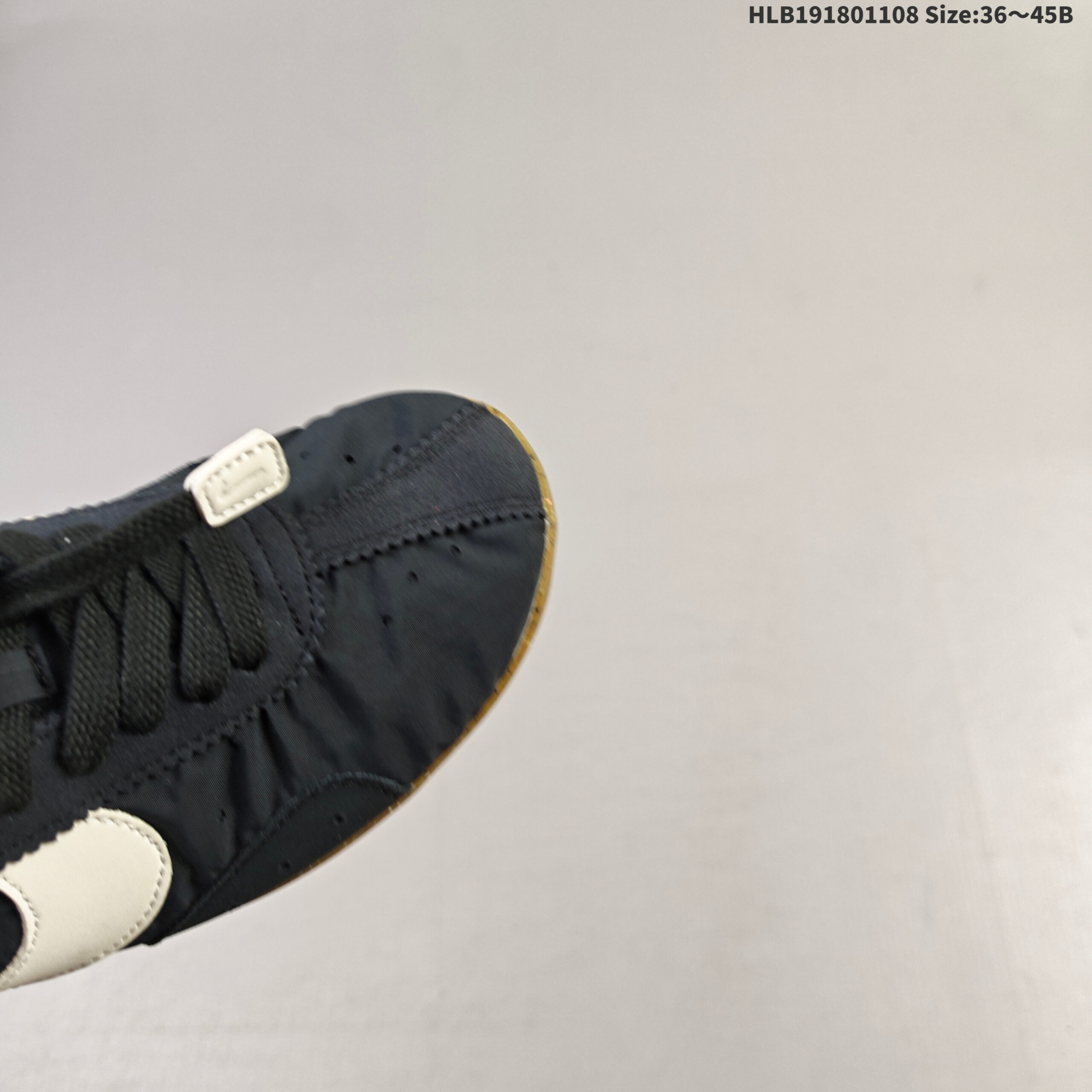 נייק בשתפ ג'קמוס – תמונה 12