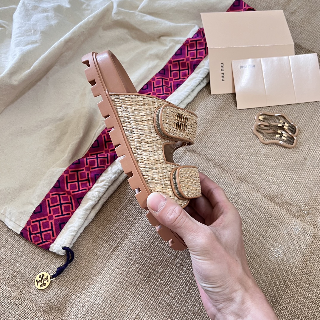 כפכפים וסנדלים מיו מיו – תמונה 11