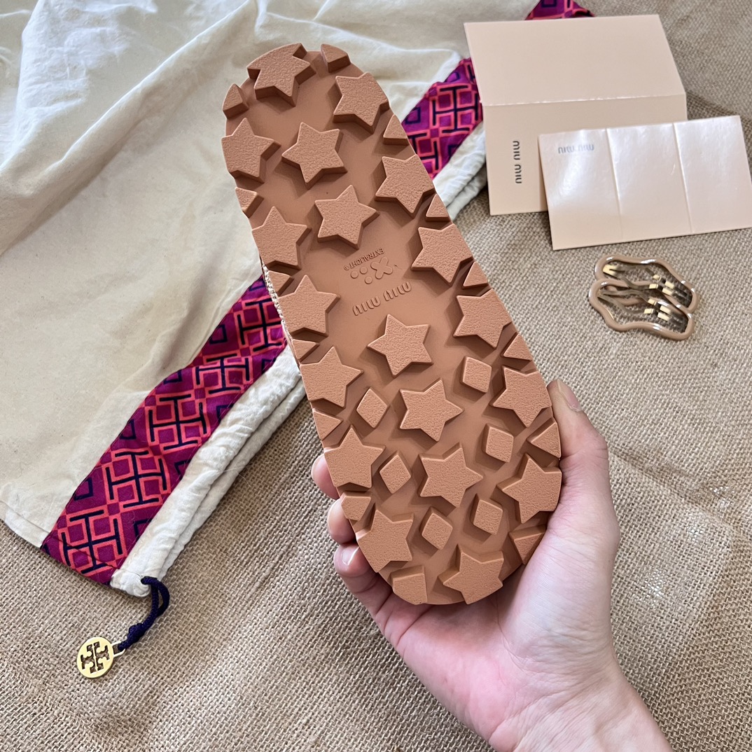 כפכפים וסנדלים מיו מיו – תמונה 12