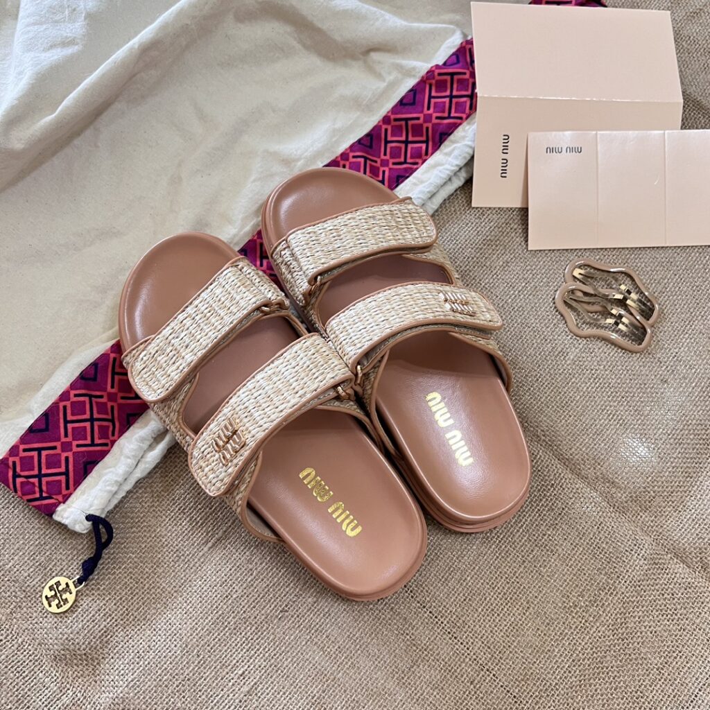 כפכפים וסנדלים מיו מיו – תמונה 13