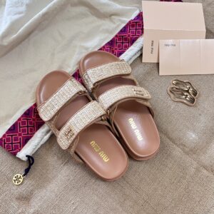 כפכפים וסנדלים מיו מיו