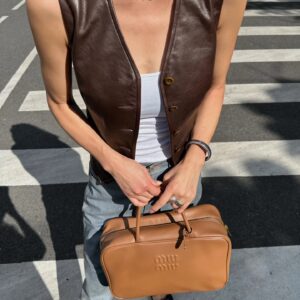 תיק יד מיו מיו