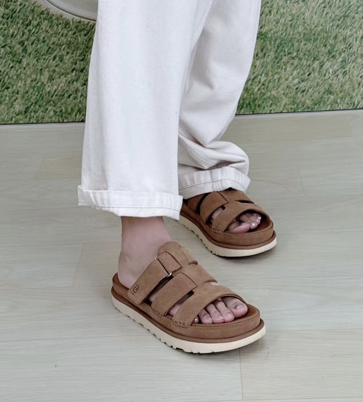 כפכפים גולדן סטאר UGG – תמונה 9